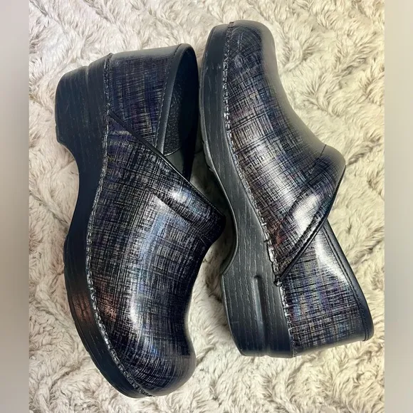 Dansko Professional Box Clogs Black With Iridescent Undertones Size 9