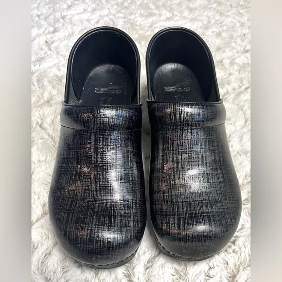 Dansko Professional Box Clogs Black With Iridescent Undertones Size 9