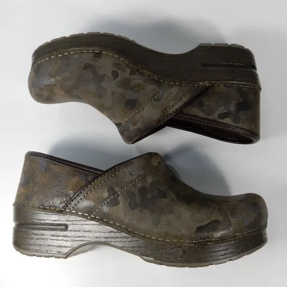 Dansko Professional CLOGS Size 38 7.5 8 Camo Suede Leather Comfort Shoe NEW $140