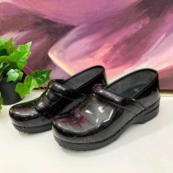 DANSKO professional Criss Cross' Clogs In Black Size 39 / US 8.5 - 9