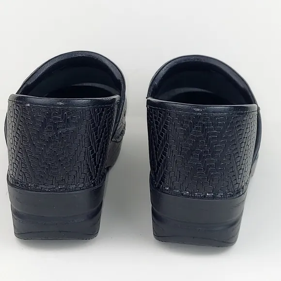 Dansko Professional Embossed Leather Black Comfort Clogs EU 41