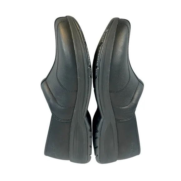 Dansko Professional Light Weight Clogs Black Leather Size 42  new