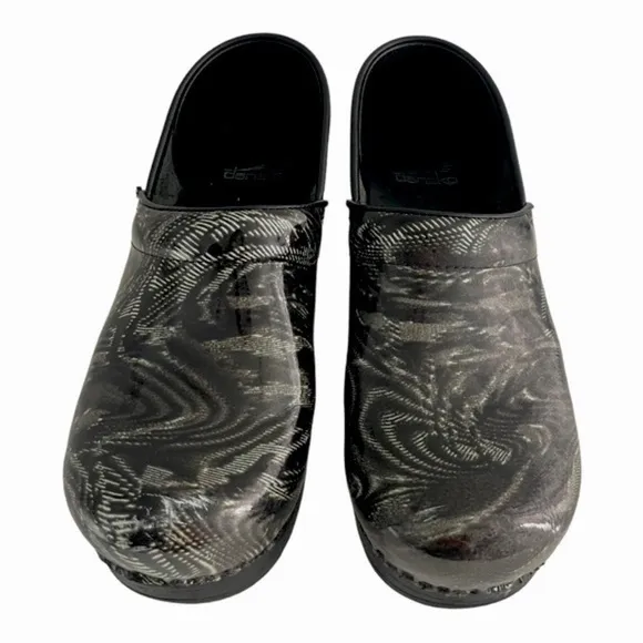 DANSKO PROFESSIONAL PATENT LEATHER WHIRL CLOGS GREEN/BLACK SIZE 38/7.5-8
