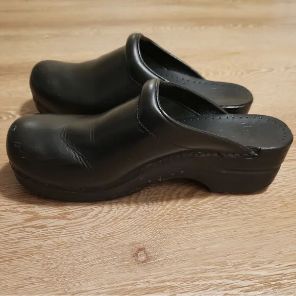 Dansko Professional Sonja Leather Backless Clogs | Black Cabrio | Size 39