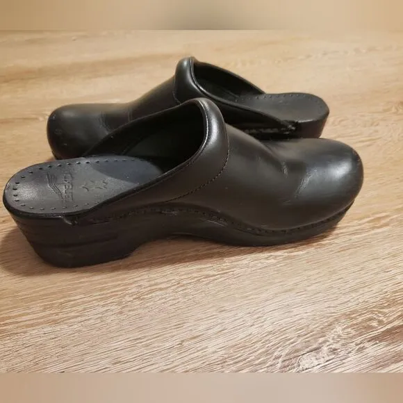 Dansko Professional Sonja Leather Backless Clogs | Black Cabrio | Size 39