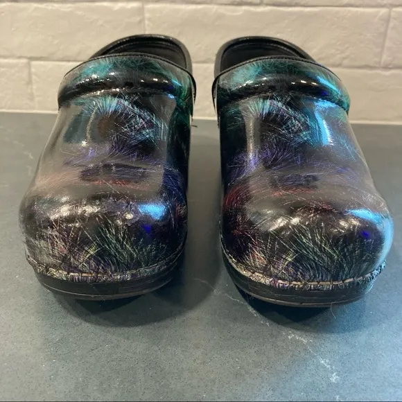 Dansko professional sz 37 US 7 feather multicolor patent clogs