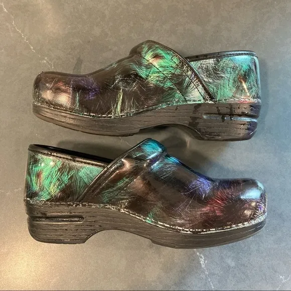 Dansko professional sz 37 US 7 feather multicolor patent clogs