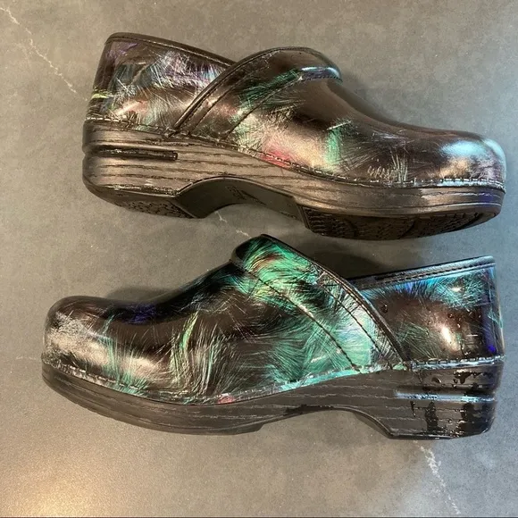 Dansko professional sz 37 US 7 feather multicolor patent clogs