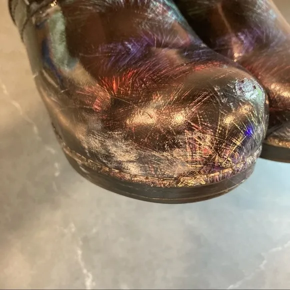 Dansko professional sz 37 US 7 feather multicolor patent clogs