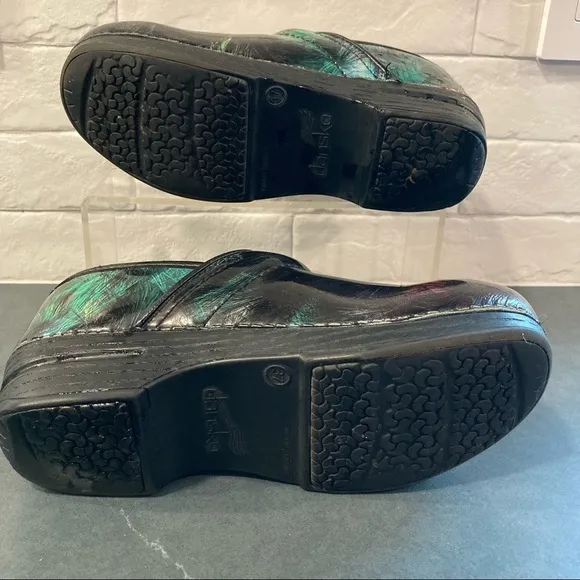 Dansko professional sz 37 US 7 feather multicolor patent clogs