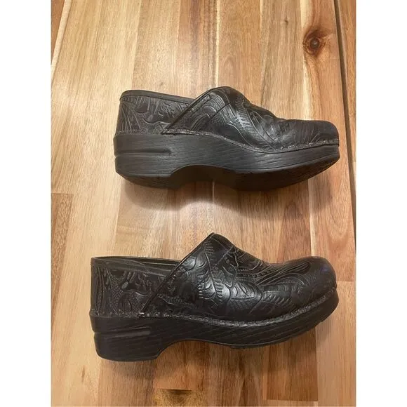 Dansko Professional Women’s Clogs