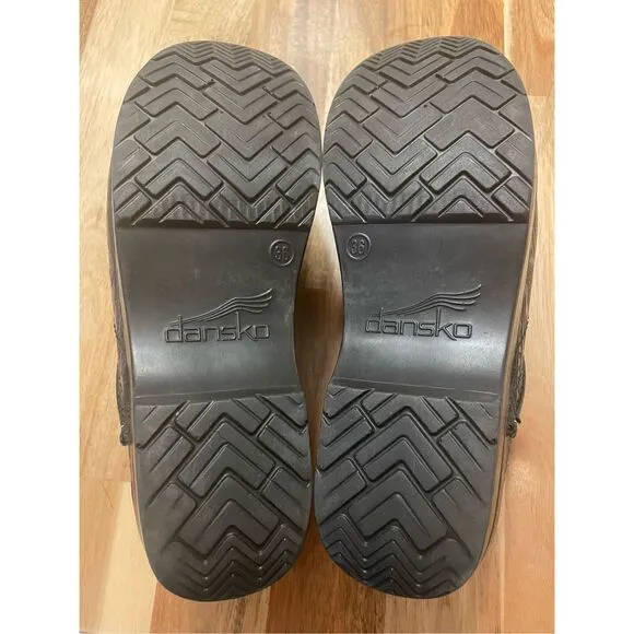 Dansko Professional Women’s Clogs