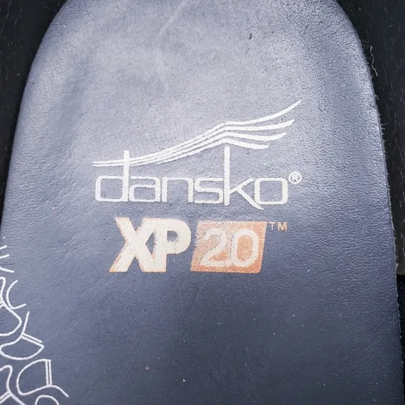 Dansko Professional XP 2.0 Black Leather Platform Slip-on Clogs Size 39