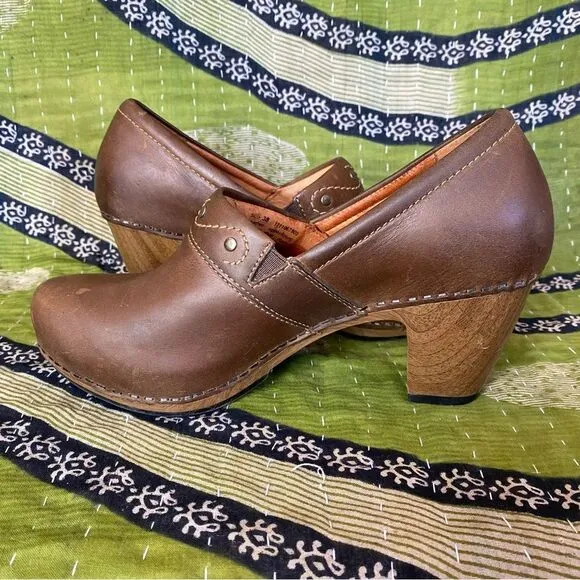 Dansko Riki Brown Leather Studded Clogs Size 38/ 7.5