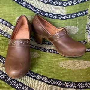 Dansko Riki Brown Leather Studded Clogs Size 38/ 7.5