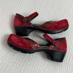 Dansko Sally Red Suede Croc Trim Mary Jane Clogs Size 40 Classic Comfort Casual
