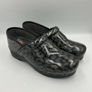 Dansko Shoes Womens SZ 42‎ Pro XP Clogs Black Leather Animal Print Round Toe