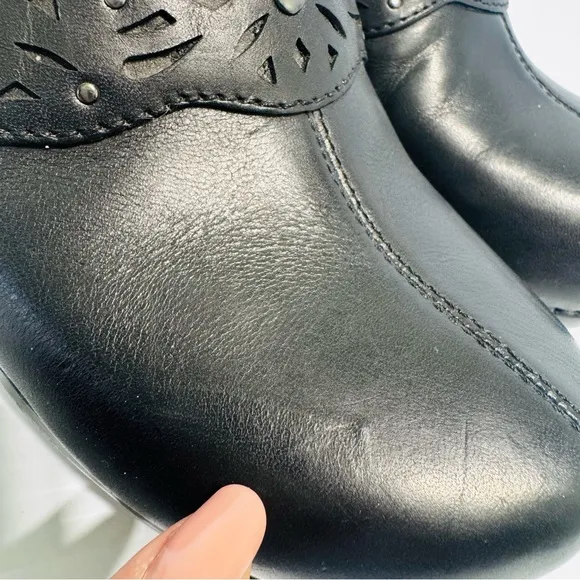 Dansko Shyanne Black Leather Clogs Size 39