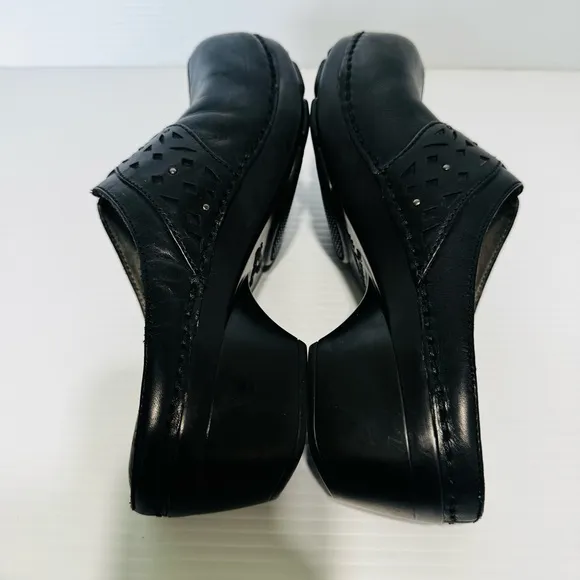 Dansko Shyanne Black Leather Clogs Size 39