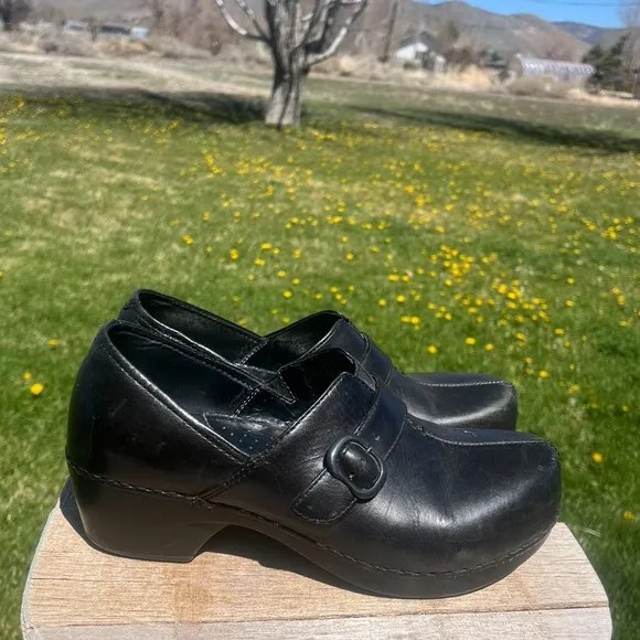 Dansko Solstice Leather Professional slip-on heeled clog mule sz 39 (8.5-9) EUC