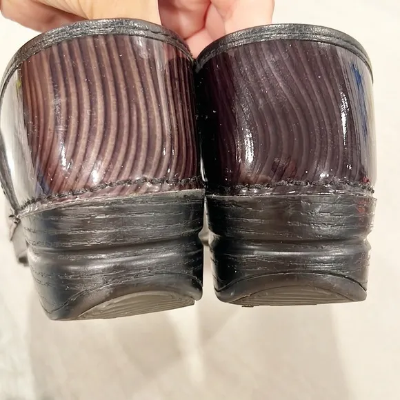 Dansko Striped Patent Leather XP Clogs size 39 8.5 - 9 Professional