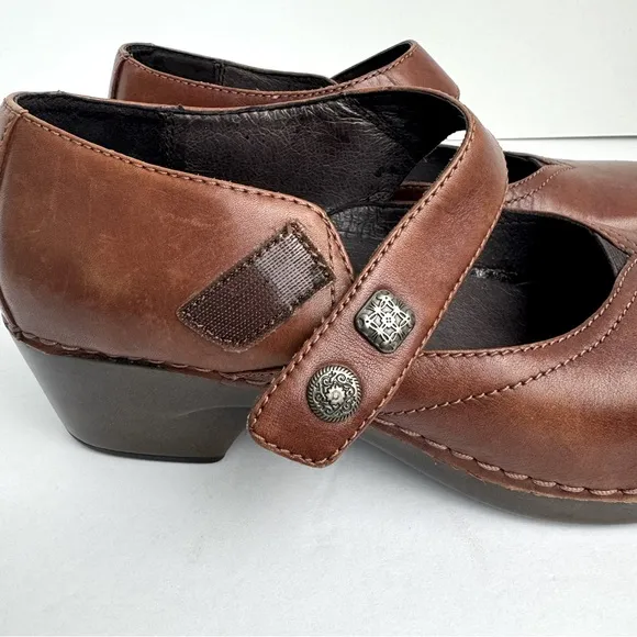 Dansko Tandy Mary Jane Clogs. Size EU 38. Brown Leather.