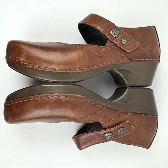 Dansko Tandy Mary Jane Clogs. Size EU 38. Brown Leather.