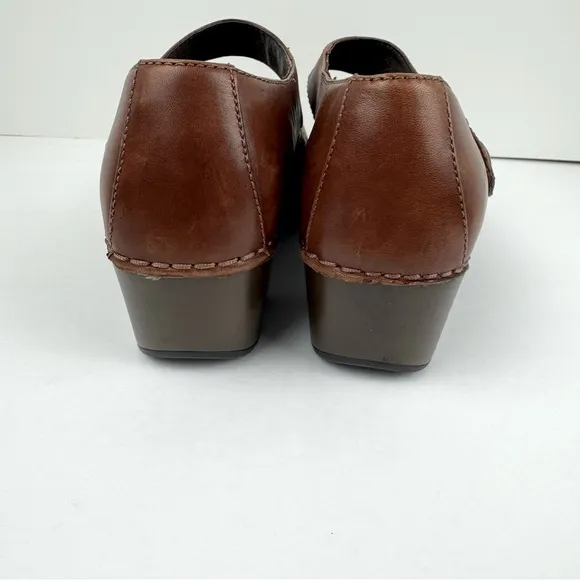 Dansko Tandy Mary Jane Clogs. Size EU 38. Brown Leather.