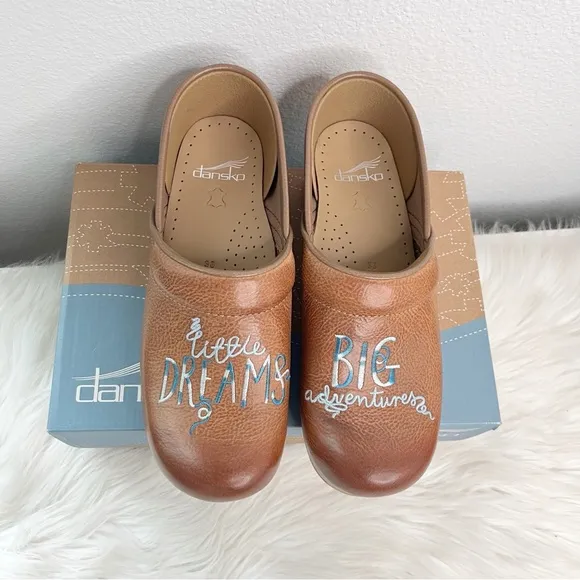 Dansko Twin Pro Clog Embroidered Leather Size 38 Dreams Adventure Tan Blue Boho