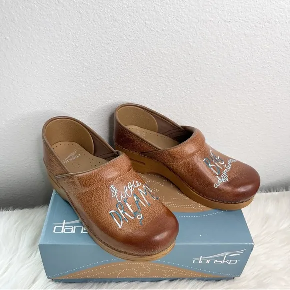 Dansko Twin Pro Clog Embroidered Leather Size 38 Dreams Adventure Tan Blue Boho