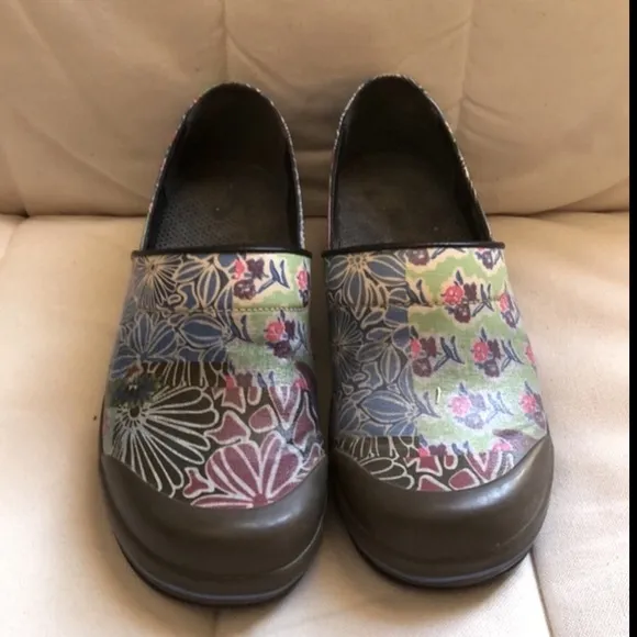 Dansko Vegan Floral Patchwork Fabric Water/Slip Resistant Clogs
