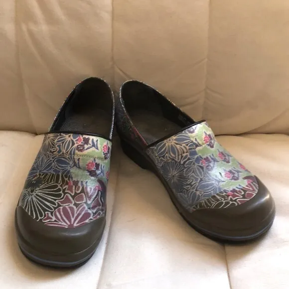 Dansko Vegan Floral Patchwork Fabric Water/Slip Resistant Clogs