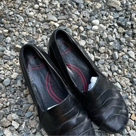 Dansko Wedge Casual Clogs Black Leather Upper Size 38, 7.5-8 US Women’s