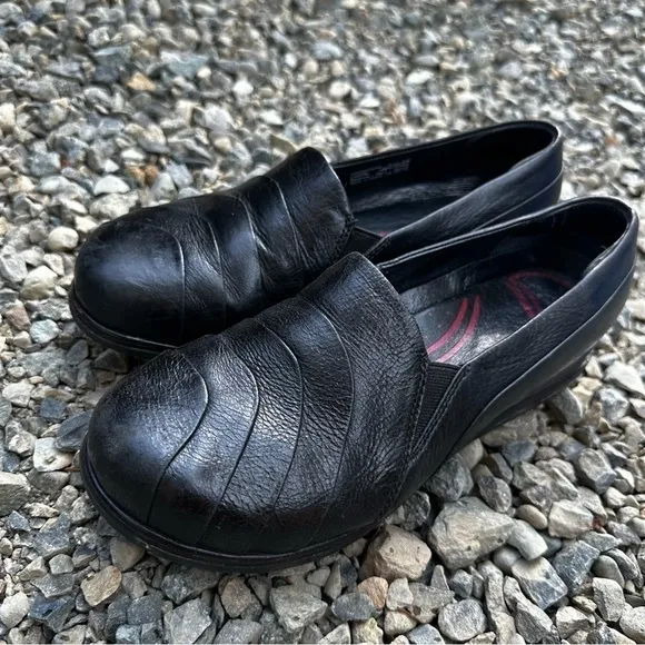 Dansko Wedge Casual Clogs Black Leather Upper Size 38, 7.5-8 US Women’s
