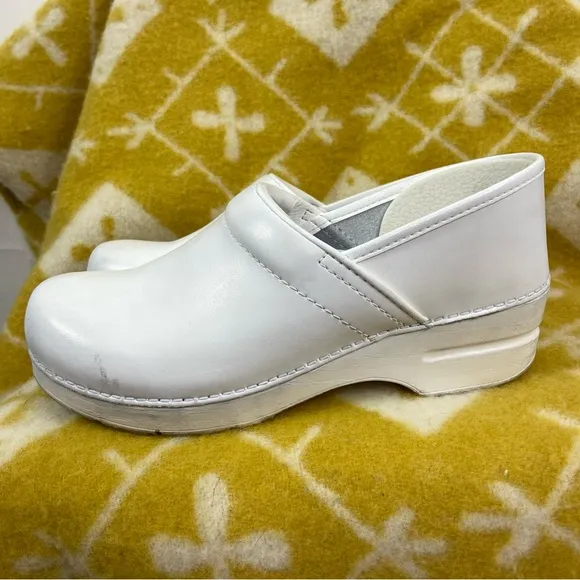 Dansko White professional nurse doctor clogs size 40/9.5/10