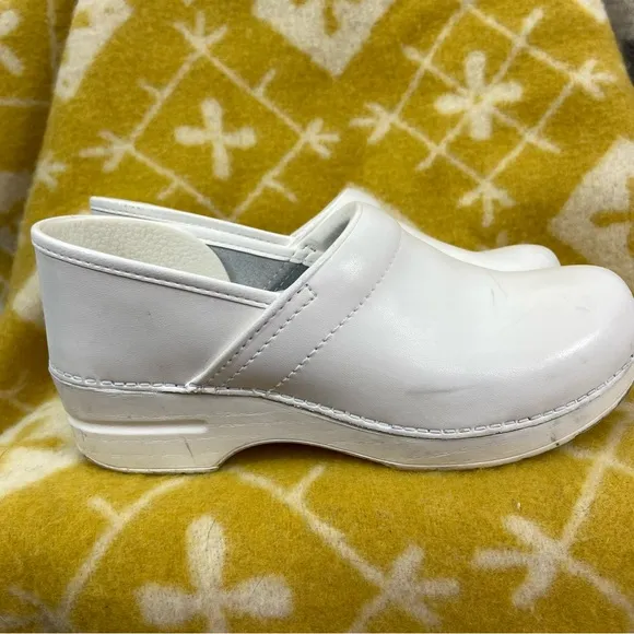 Dansko White professional nurse doctor clogs size 40/9.5/10