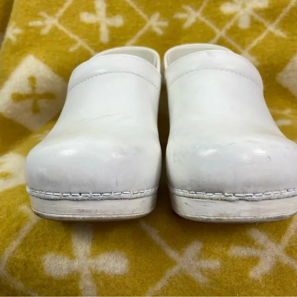 Dansko White professional nurse doctor clogs size 40/9.5/10