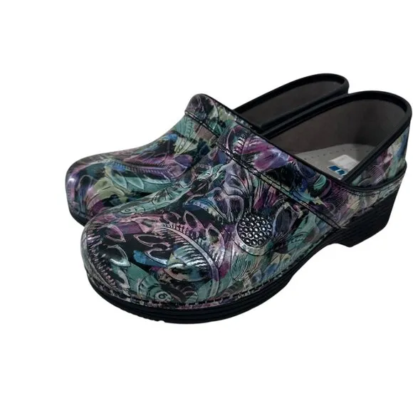 Dansko Women Professional Patent Leather Clogs Multicolor Abstract Print SZ 40