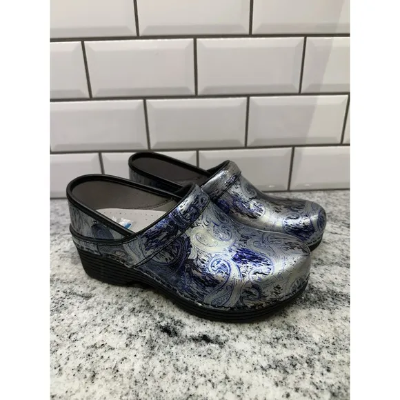 DANSKO | Womens 6 LT Pro Paisley Silver Blue Patent Leather Shoes Nursing Light