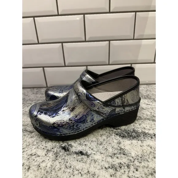 DANSKO | Womens 6 LT Pro Paisley Silver Blue Patent Leather Shoes Nursing Light