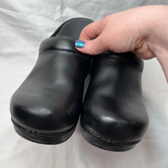 Dansko Womens Black Leather Professional Clogs Slip-On Shoes Womens 41
