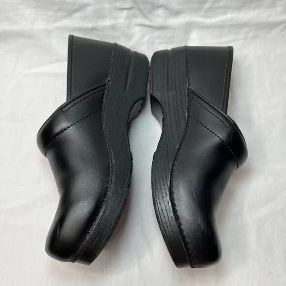Dansko Womens Black Leather Professional Clogs Slip-On Shoes Womens 41