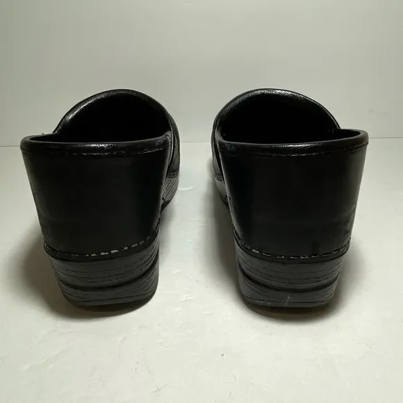 Dansko Women's Profesional Black Leather Comfort Clogs Women's Size 41 US 10.5