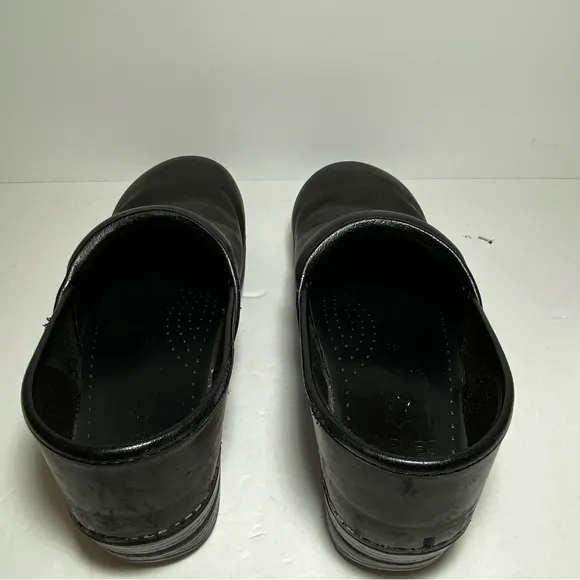 Dansko Women's Profesional Black Leather Comfort Clogs Women's Size 41 US 10.5