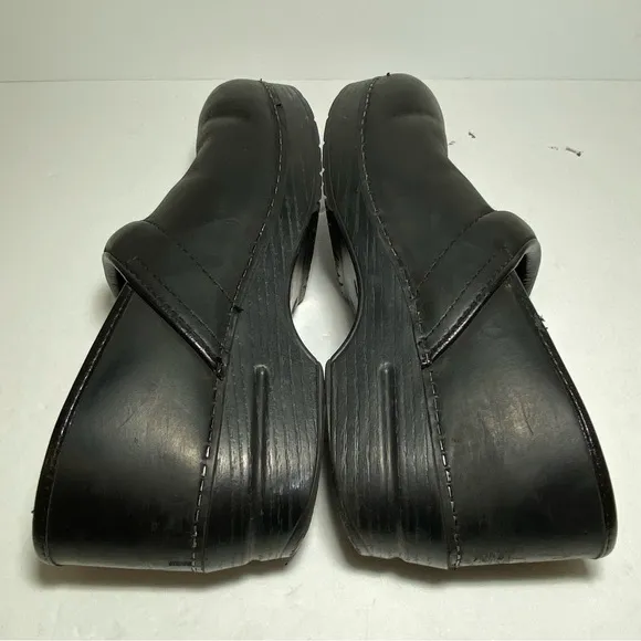 Dansko Women's Profesional Black Leather Comfort Clogs Women's Size 41 US 10.5