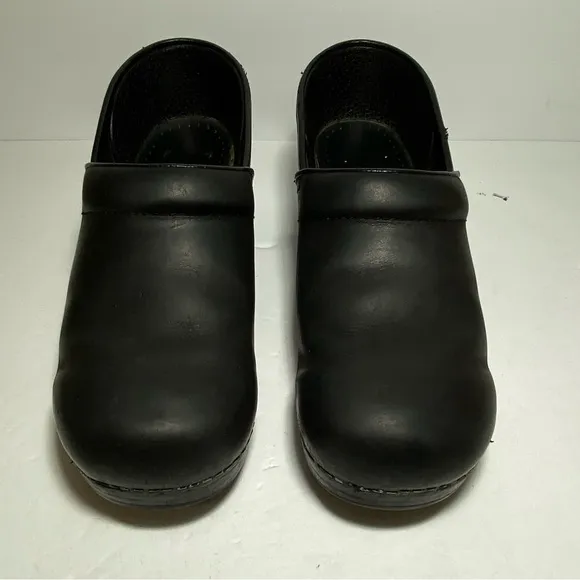 Dansko Women's Profesional Black Leather Comfort Clogs Women's Size 41 US 10.5
