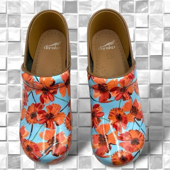 Dansko Women's Professional Poppies Patent Leather Nursing Clogs Size 42