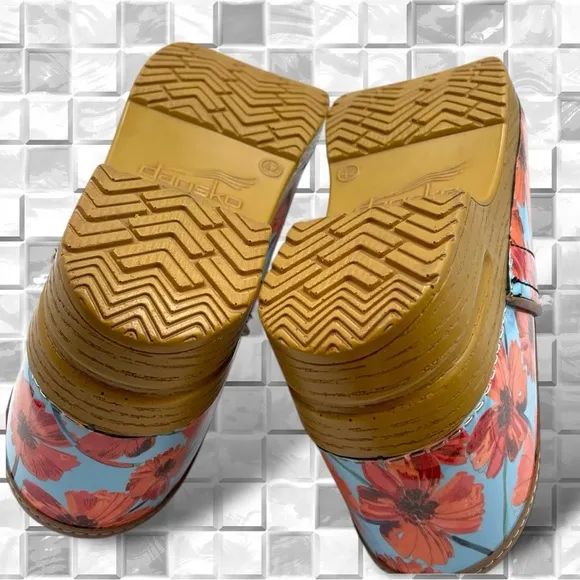 Dansko Women's Professional Poppies Patent Leather Nursing Clogs Size 42
