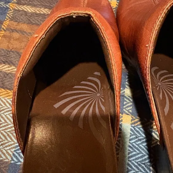 Dansko Women's Rae Full Grain Leather Mule Clog 6.5-7/ EU 37