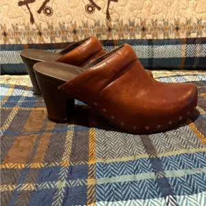 Dansko Women's Rae Full Grain Leather Mule Clog 6.5-7/ EU 37